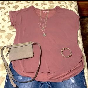 Flirty all season top ❄️ ☀️